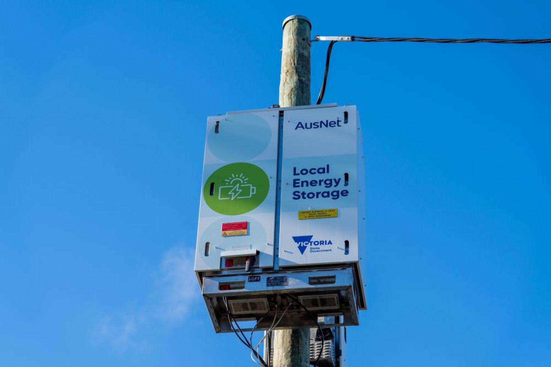 Pole top battery. 