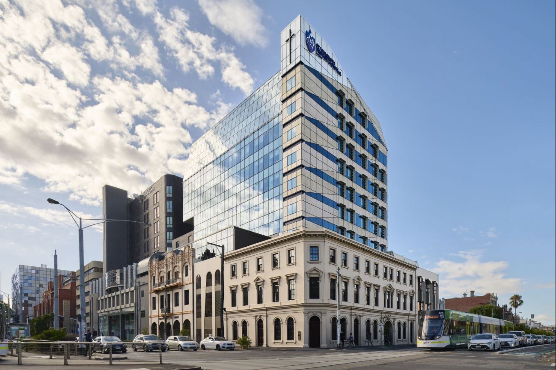 Landscape image of the front of St Vincents Hospital building.